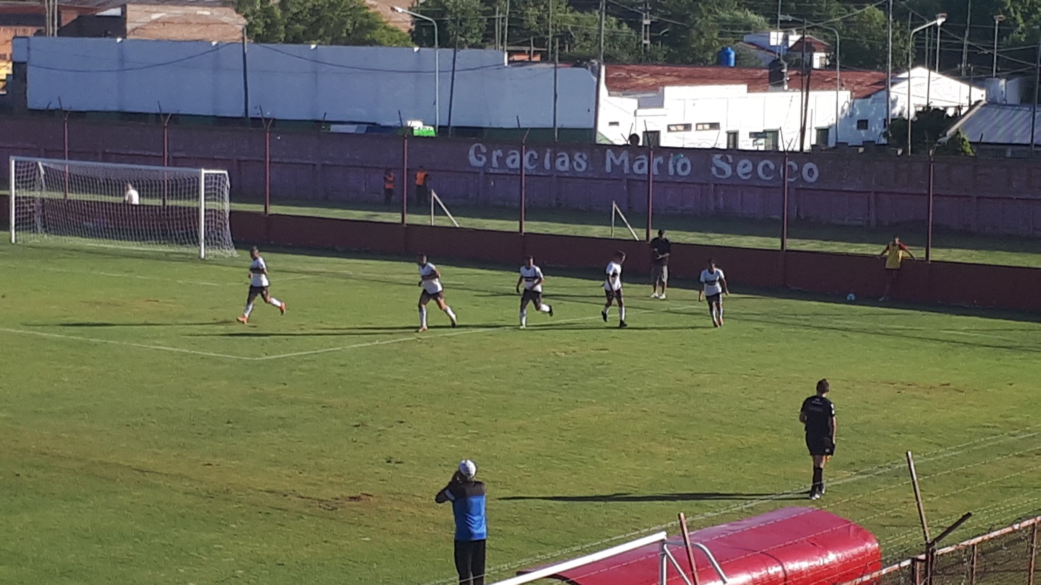 Atlas goleó a Cambaceres de visitante