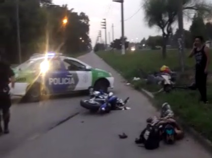 Dos motociclistas sufrieron lesiones al chocar de frente en Malvinas