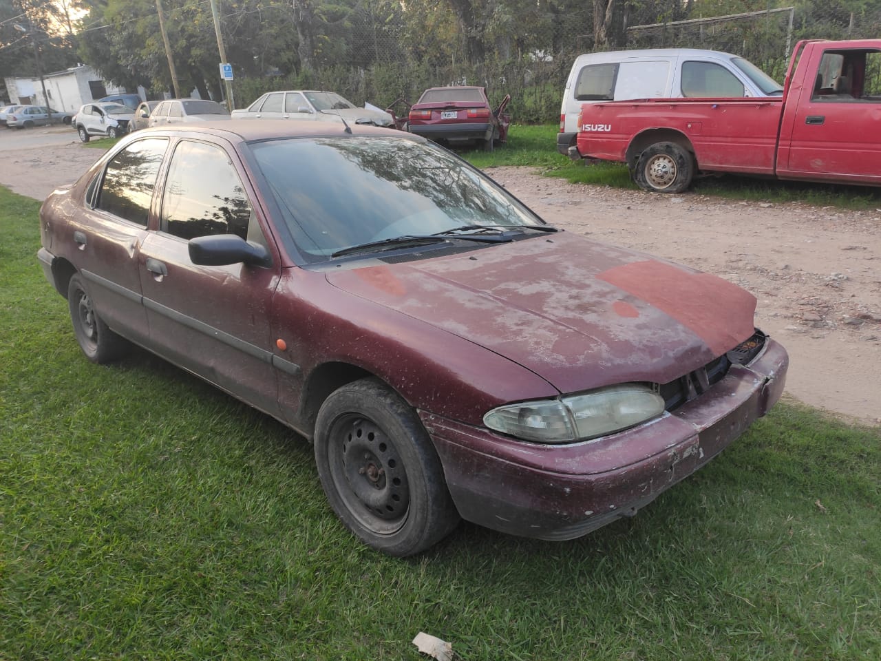 Un hombre fue hallado muerto en el asiento trasero de un auto
