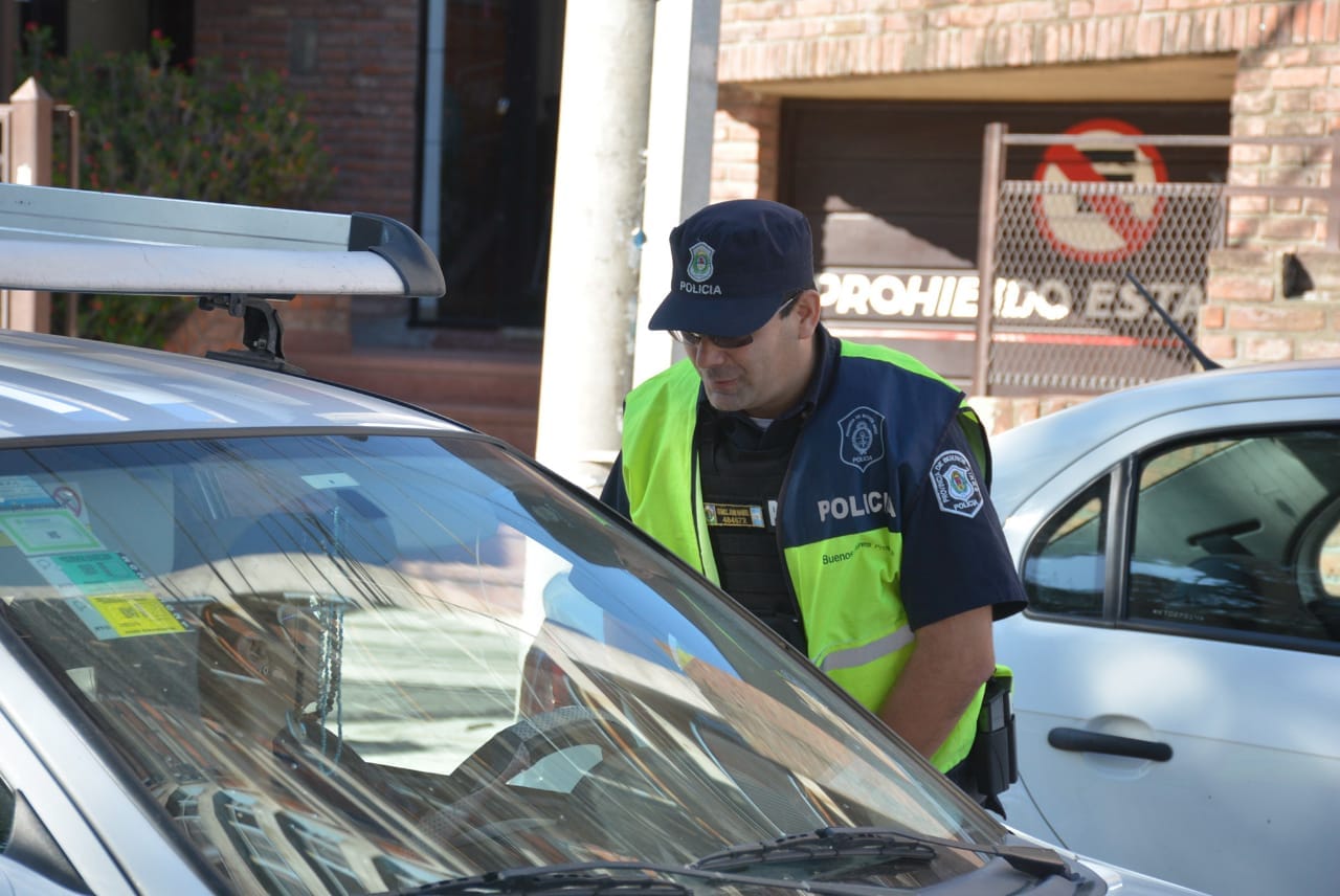 Tres detenidos y un imputado por no cumplir la cuarentena en el primer día