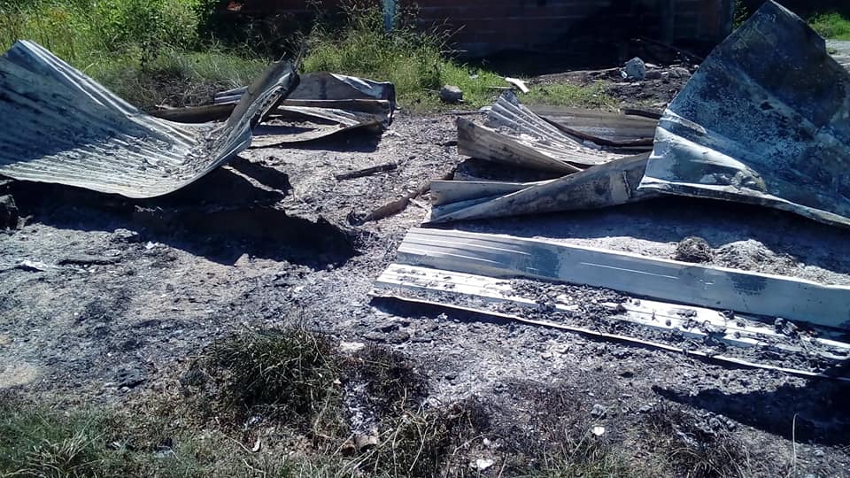 incendio-casilla-almirante-brown-1