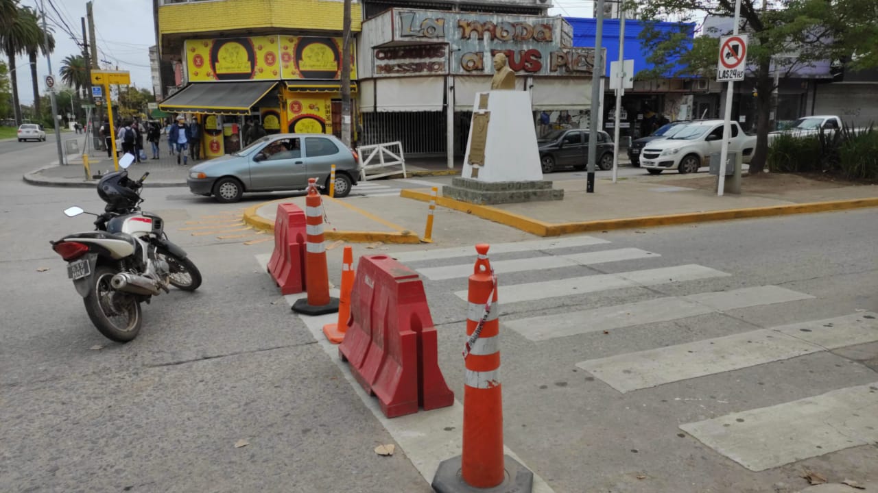 Instrumentan restricciones y controles para disminuir el tránsito vehicular en el centro