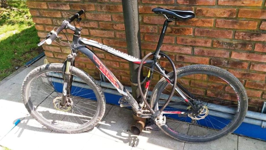 Rompieron el alambre perimetral de la casa y sustrajeron dos bicicletas