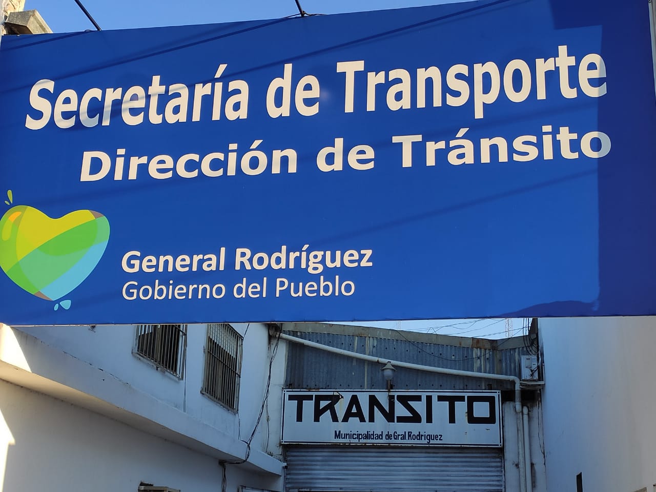 Asamblea y reclamo del personal municipal de la Dirección de Tránsito