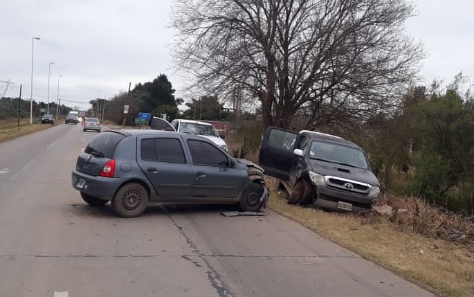 Tres vehículos involucrados en un choque múltiple en Ruta 24