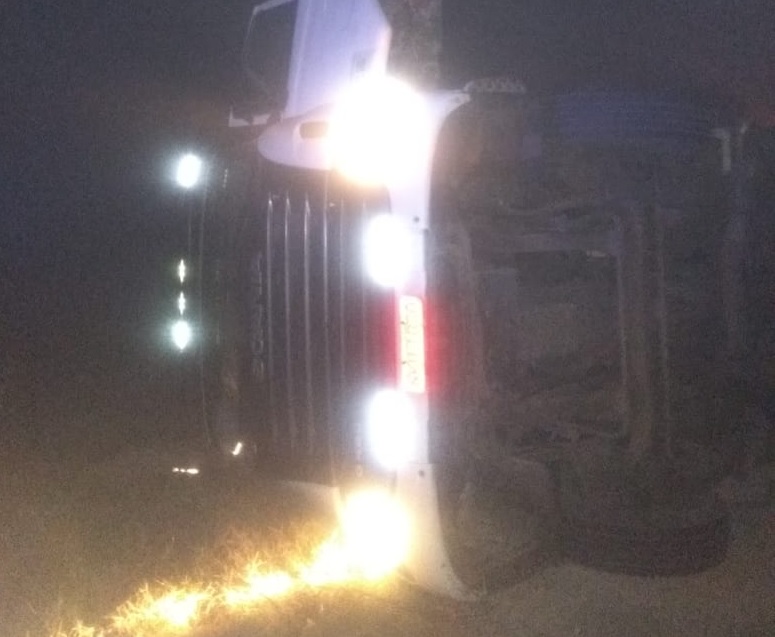 Otro vuelco de un camión en el cruce de la Ruta 6 y la Ruta 24
