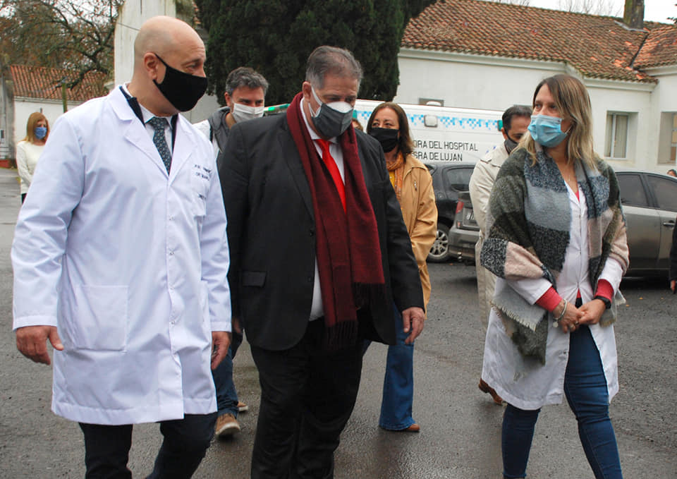 El Hospital Sommer presentó el nuevo termociclador PCR ante funcionarios nacionales y regionales