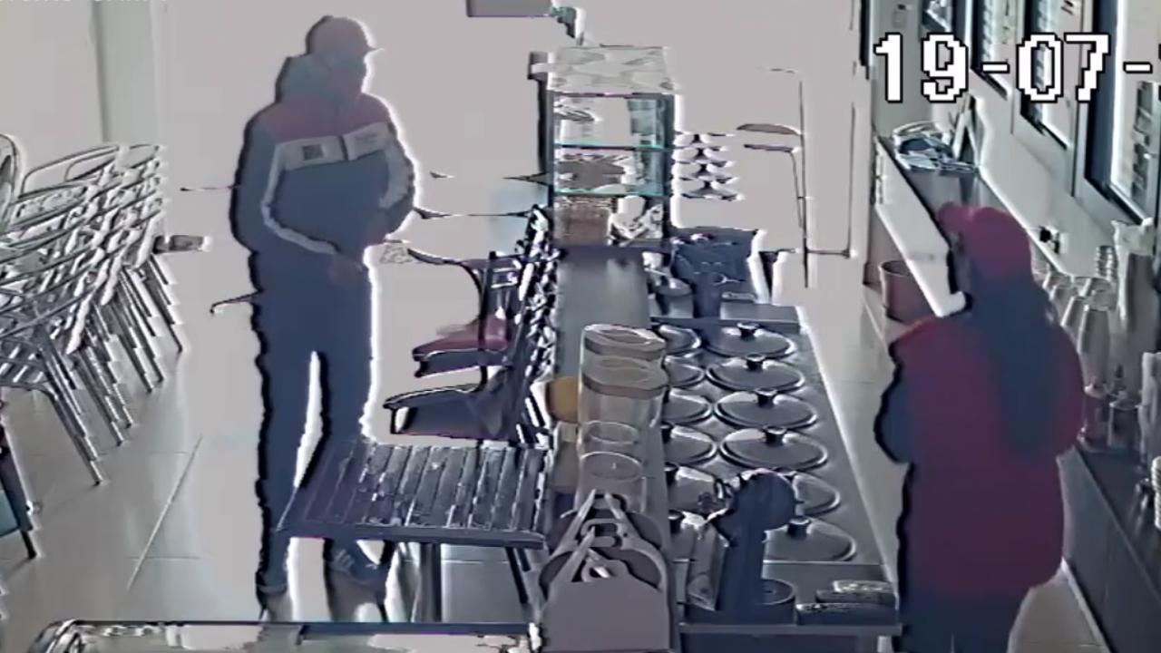 Video: robo en una heladería céntrica durante la tarde del domingo
