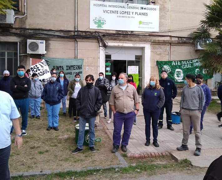 Sigue el reclamo de los becados en el hospital: Otra vez no les pagaron por "otros errores administrativos"