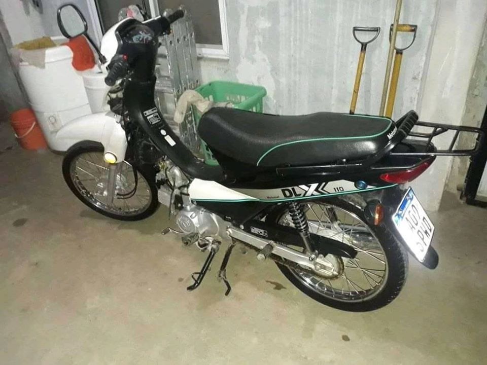 Joven repartidor fue asaltado por motochorros en Los Naranjos