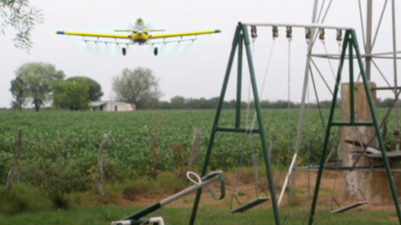 FUMIGACION AGROQUIMICOS ILUSTRATIVA