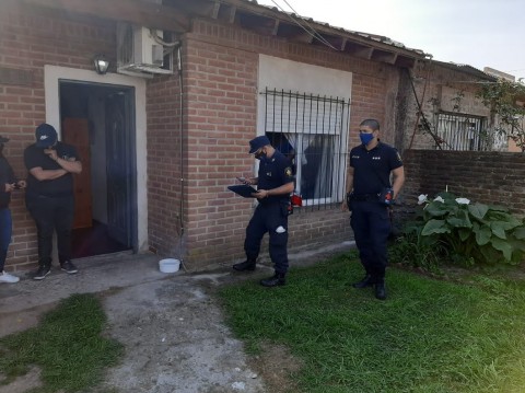 Allanamiento, drogas y detenidos en una casa del barrio Los Viveros