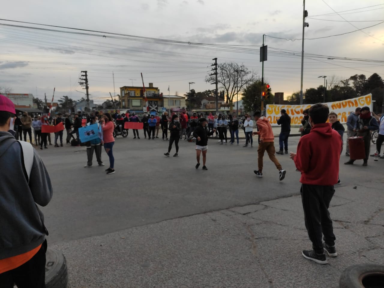 Corte total en Ruta 7 por manifestación pidiendo la liberación de un joven detenido