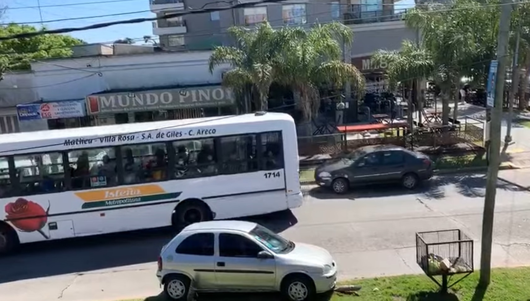Habló el dueño de uno de los autos arrastrados por colectivos y reveló que estaba adentro del vehículo