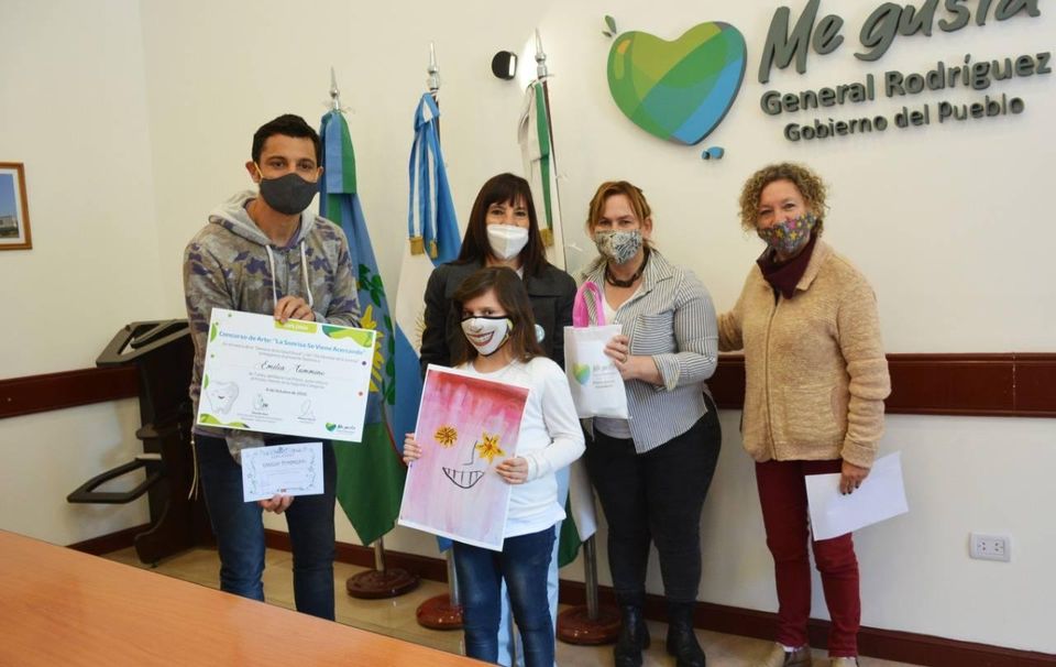 Se entregaron los premios del concurso concientizador “La sonrisa se viene acercando”