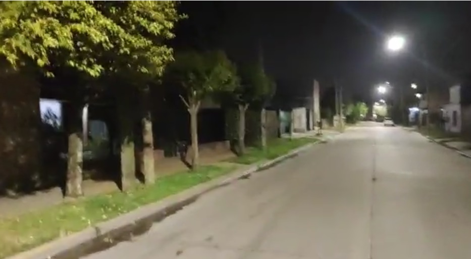 Video: una calle de Gral. Rodríguez que mantiene viva una iniciativa vecinal del comienzo de la cuarentena