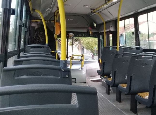 Detuvieron a un hombre por acoso sexual a una menor de edad en un colectivo