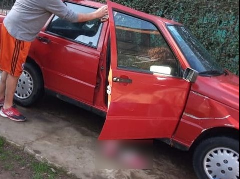 Robaron un auto estacionado en cercanías de la Plaza Central