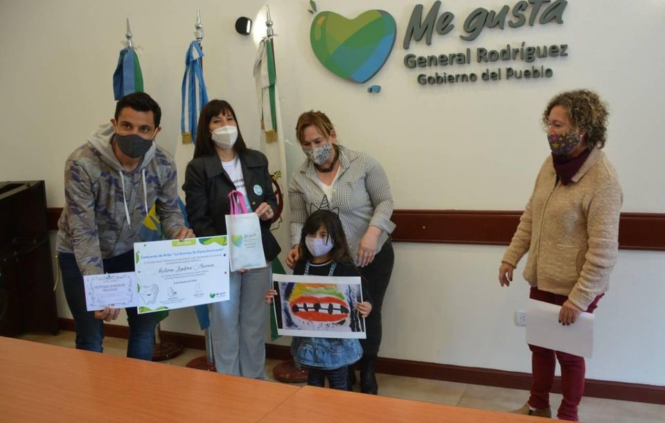 Ganadores del concurso artístico “La sonrisa se viene acercando” 8