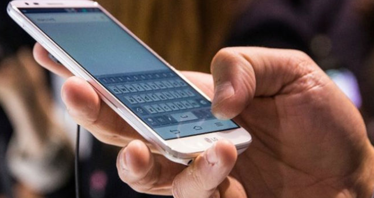 MANO SMARTPHONE