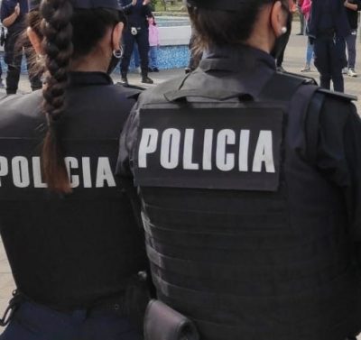 POLICIAS
