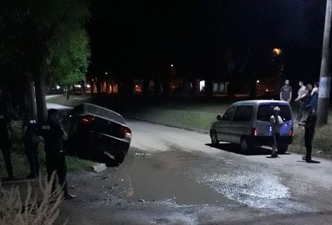VECINOS FURIA AUTOMOVILISTA TRUEBA Y RIVADAVIA 1