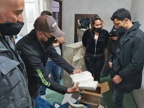Allanamientos en Gral. Rodríguez dieron con una "cocina" de droga y más de 80 kilos de cocaína
