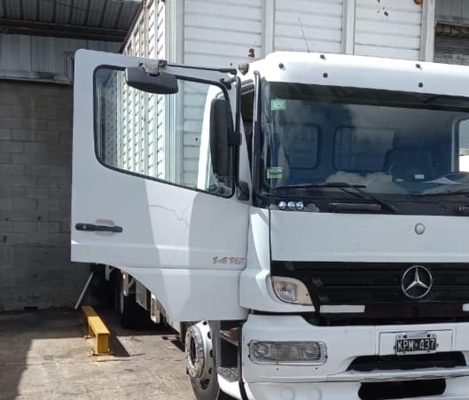 Le robaron el camión en la Autopista, lo secuestraron y lo liberaron en Capital Federal