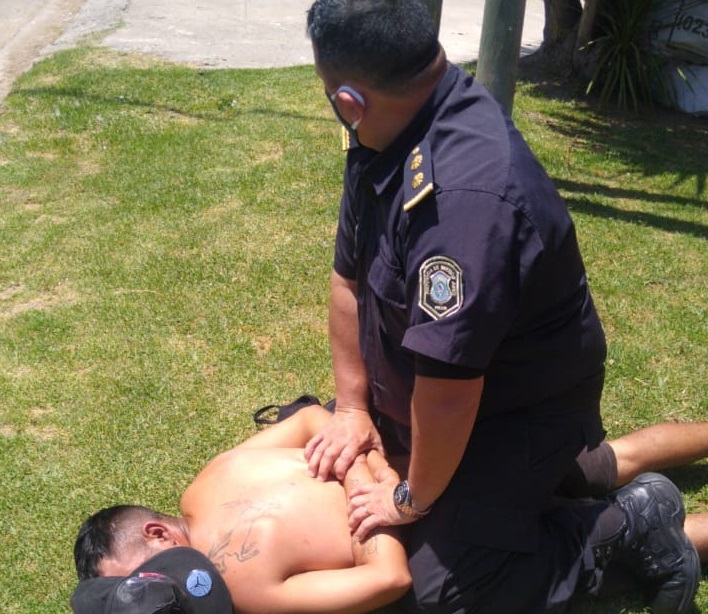 Detuvieron a un sujeto que intentó robar un camión en pleno casco céntrico