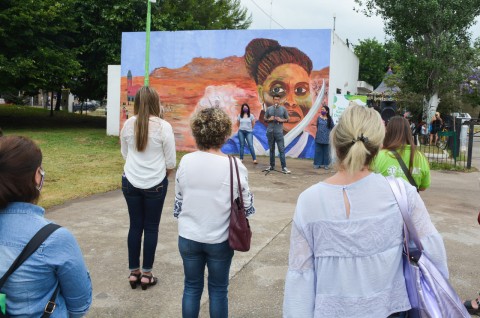 Inauguraron un mural contra la violencia hacia las mujeres