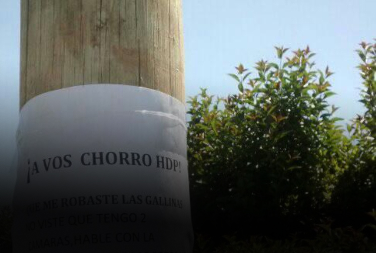 El llamativo cartel que pegó un vecino en un poste de luz del barrio Figueroa Alcorta