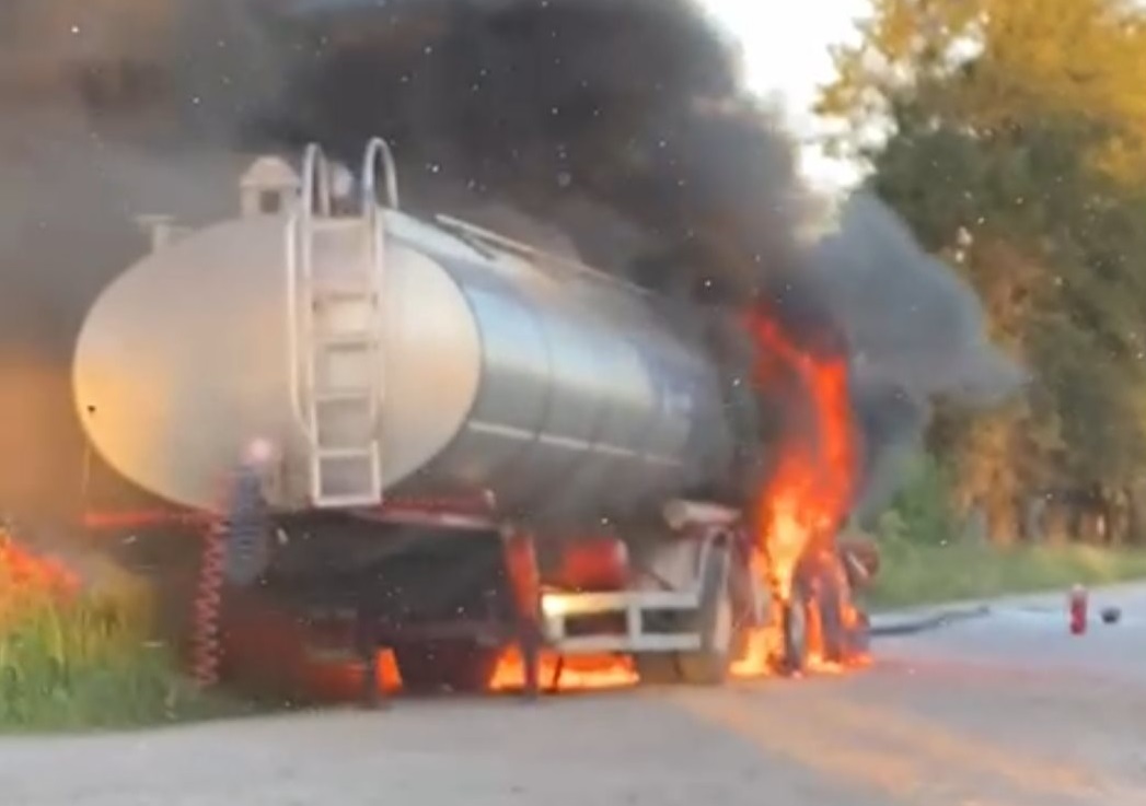 BOMBEROS CISTERNA PETROLEO 1