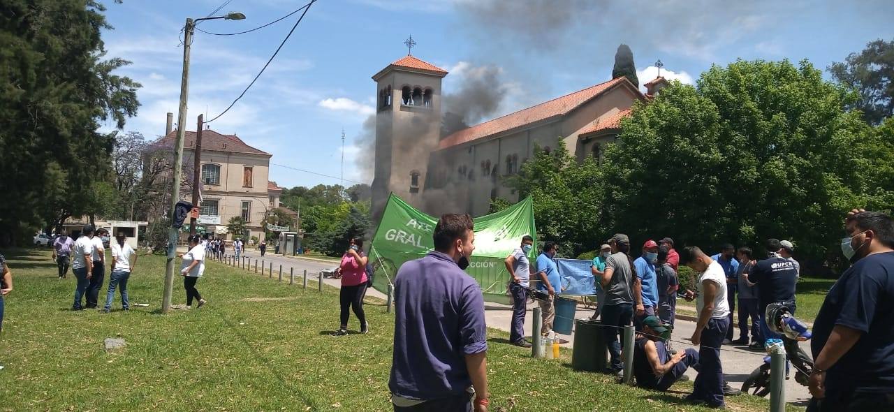 El paro en el Hospital Vicente López continúa unos días más