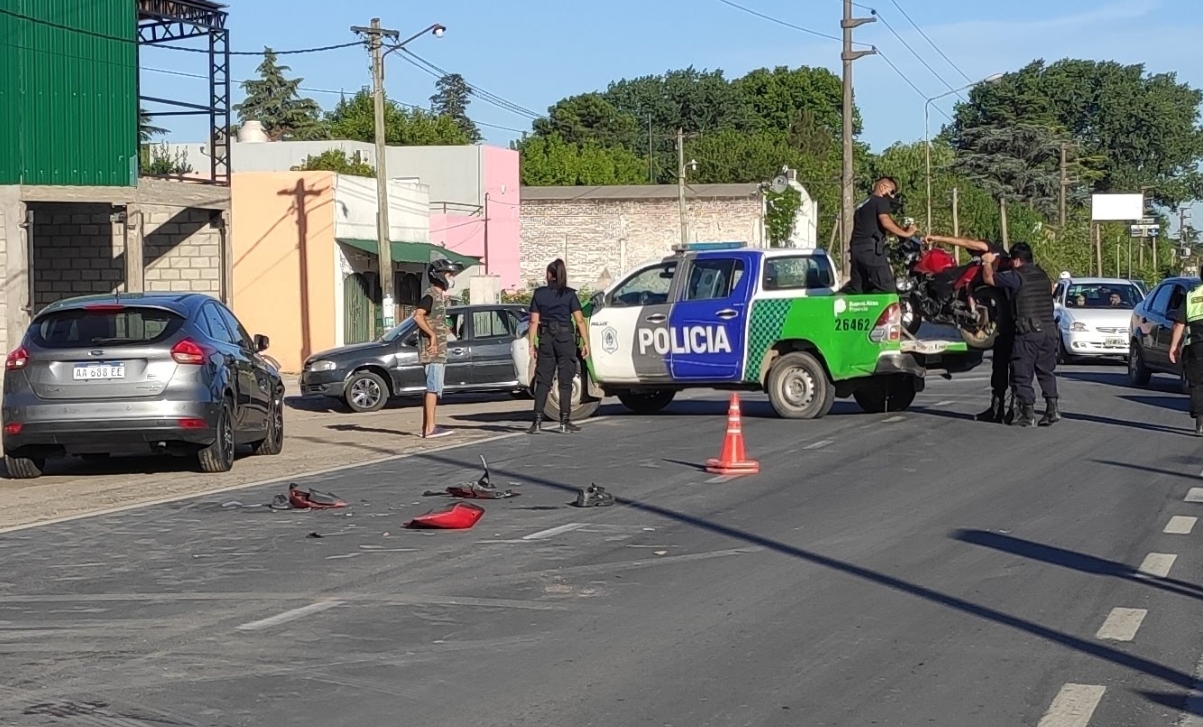 Dos heridos, una mujer grave, tras choque entre familias conocidas en Ruta 7