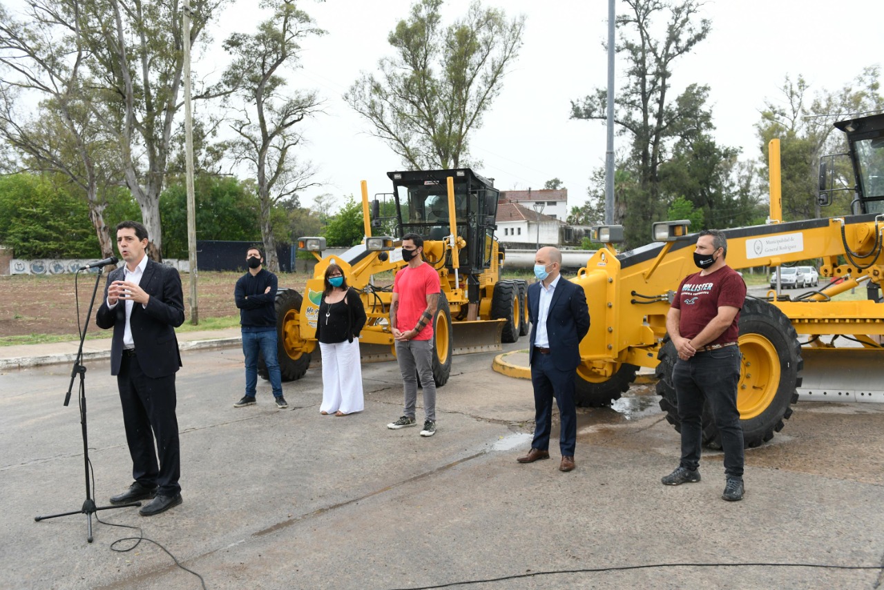 El Municipio incorpora dos motoniveladoras con fondos recibidos de Naci&oacute;n