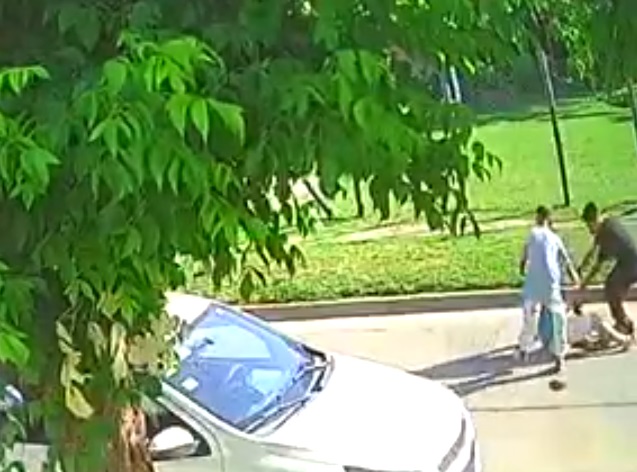 Video: le robaron la camioneta cuando estaba por entrar a su casa