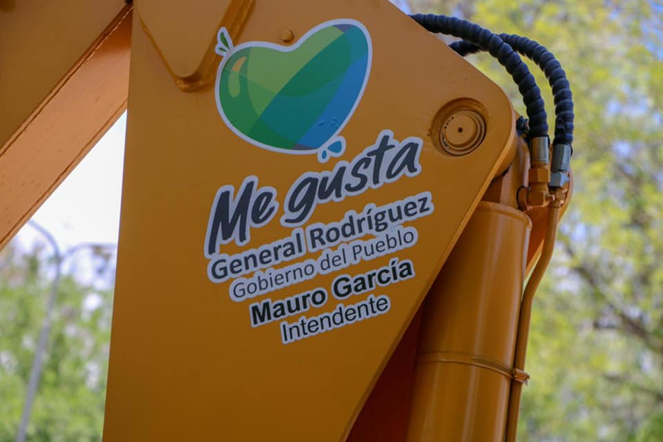 NUEVA RETROEXCAVADORA 1