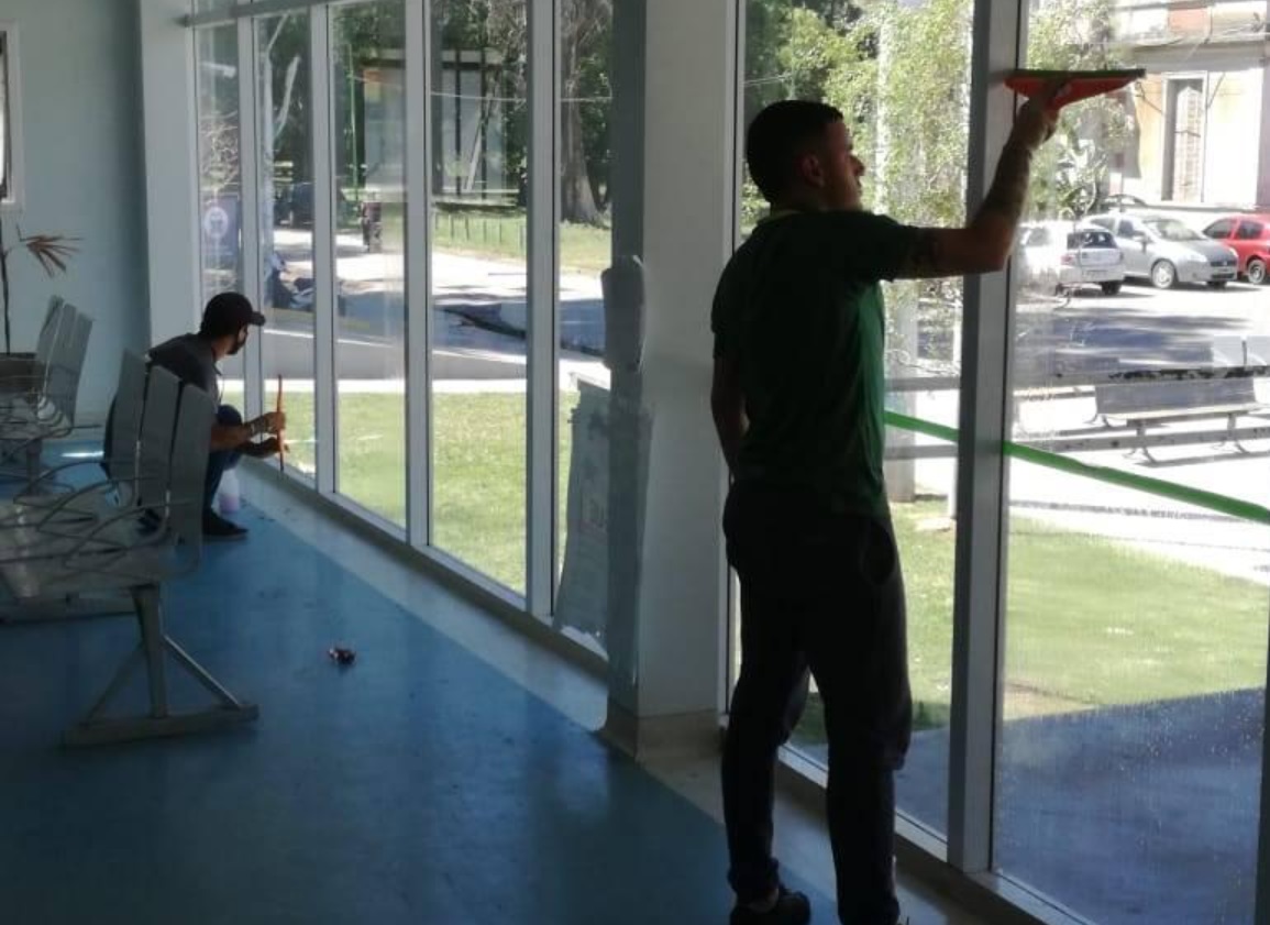 La Cooperadora del Hospital Vicente López realizó el polarizado de la guardia
