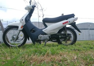 Le prest&oacute; la moto a su hermano y motochorros se la robaron: "le pusieron un fierro en la cabeza"