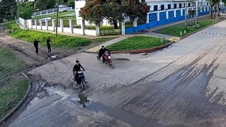 Video: adolescente lucha por su vida en el Hospital Vicente López tras violento robo en Francisco Álvarez