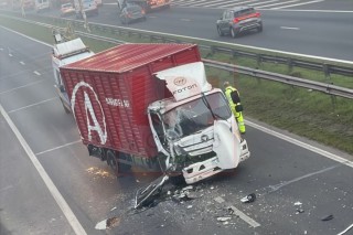 Choque entre dos veh&iacute;culos de gran porte en la Autopista a la altura de General Rodr&iacute;guez
