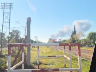 De d&oacute;nde surge el incendio que genera una gran columna de humo hacia el Este que se ve desde toda la ciudad