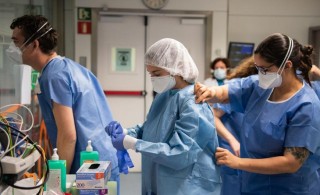 Convocatoria para egresados recientes de Medicina, Farmacia y Bioqu&iacute;mica en la Provincia