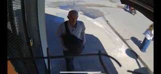 El viejo "roba bicis", libre y al ataque: otra vez en el centro quedó grabado