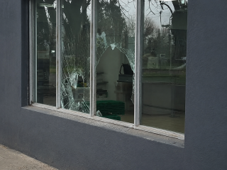 Un supermercado c&eacute;ntrico fue v&iacute;ctima de dos saqueos y ataques vand&aacute;licos con pocas horas de diferencia