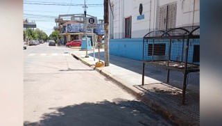 Limpieza en pleno centro: retiraron autos abandonados tras a&ntilde;os de acumulaci&oacute;n, &iquest;por gesti&oacute;n de un nuevo funcionario?