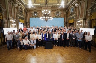 Kicillof sella una alianza estrat&eacute;gica con intendentes: qu&eacute; se anunci&oacute;