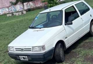 Le hurtaron el auto en Moreno, hallaron sus pertenencias en este distrito