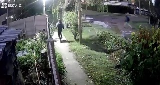 "Quedate quieto o te quemo": violento robo a un vecino en Malvinas cuando iba a trabajar