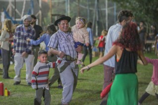 Música, feria y juegos al aire libre con la "Kermés del Futuro" en General Rodríguez